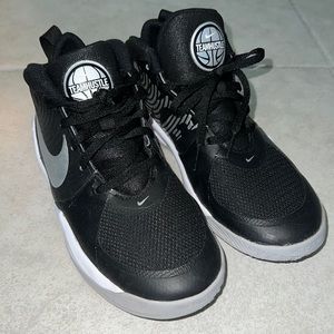 Boys Nike Basketball Shoes Size 4Y